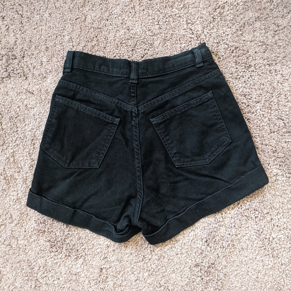 American Apparel high-waisted black jean shorts - Picture 2 of 4